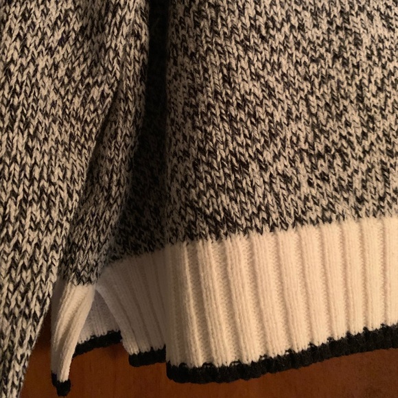 H & M sweater - Picture 2 of 2